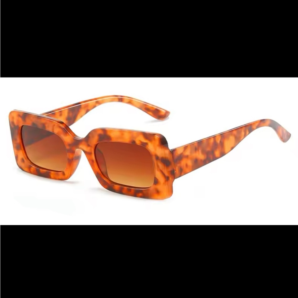 **Never Worn** Vintage Rectangular Sunglasses For… - image 1